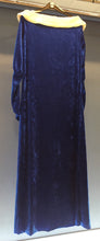Load image into Gallery viewer, Renaissance Queen Costume
