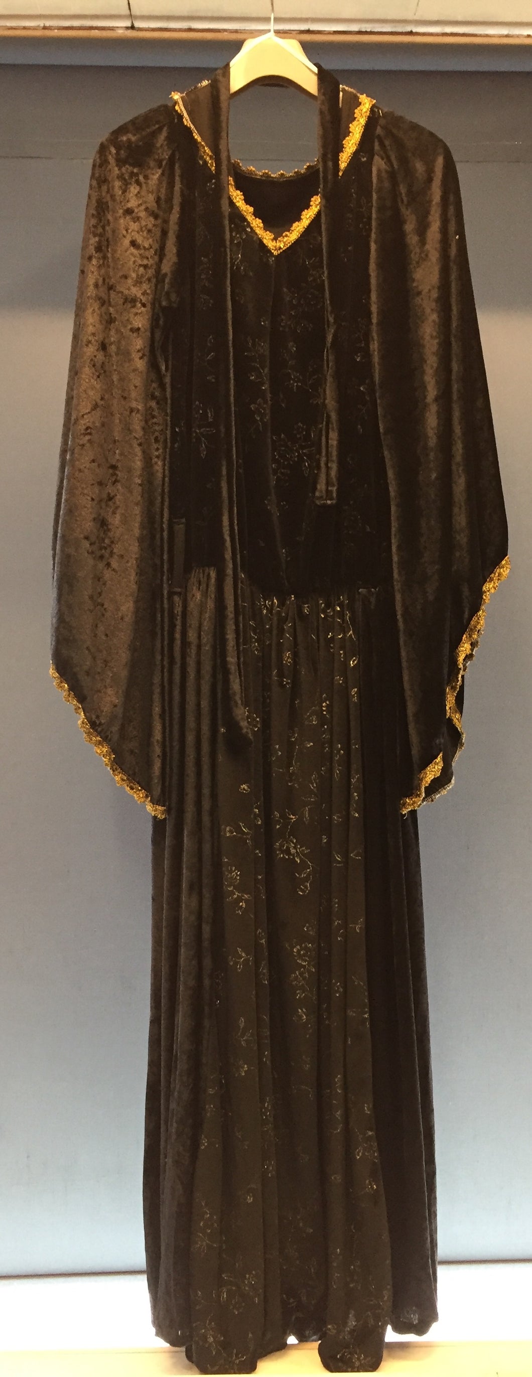 Ladies Medieval Woman Costume