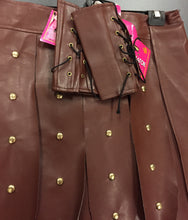 Load image into Gallery viewer, Widmann Adult Gladiator skirt &amp; armbands
