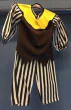 Load image into Gallery viewer, Boys Pirate 2 Piece Costume
